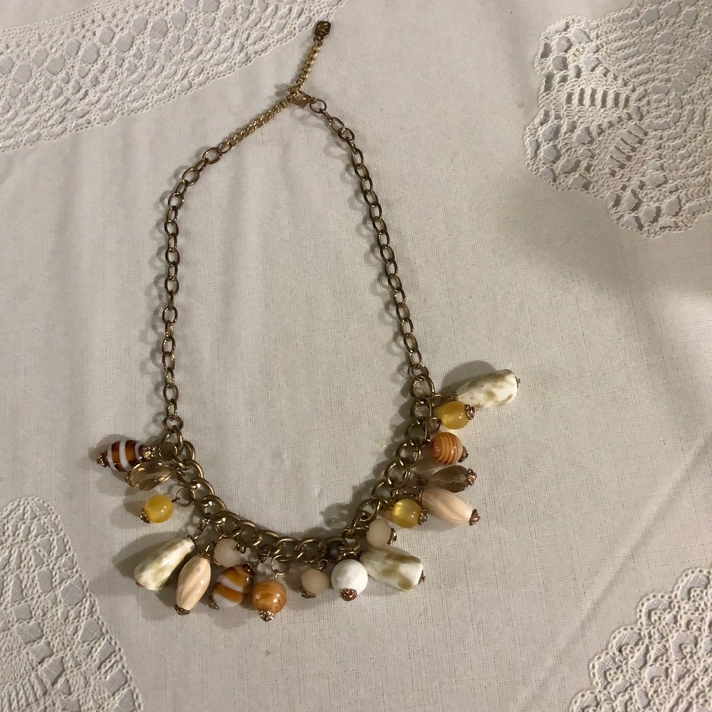 Beautiful necklace with a great variety of stones